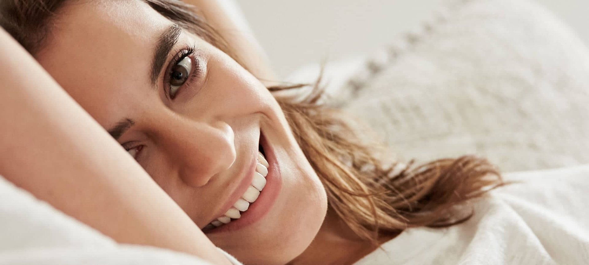 6 Powerful Habits To Achieve Youthful Skin